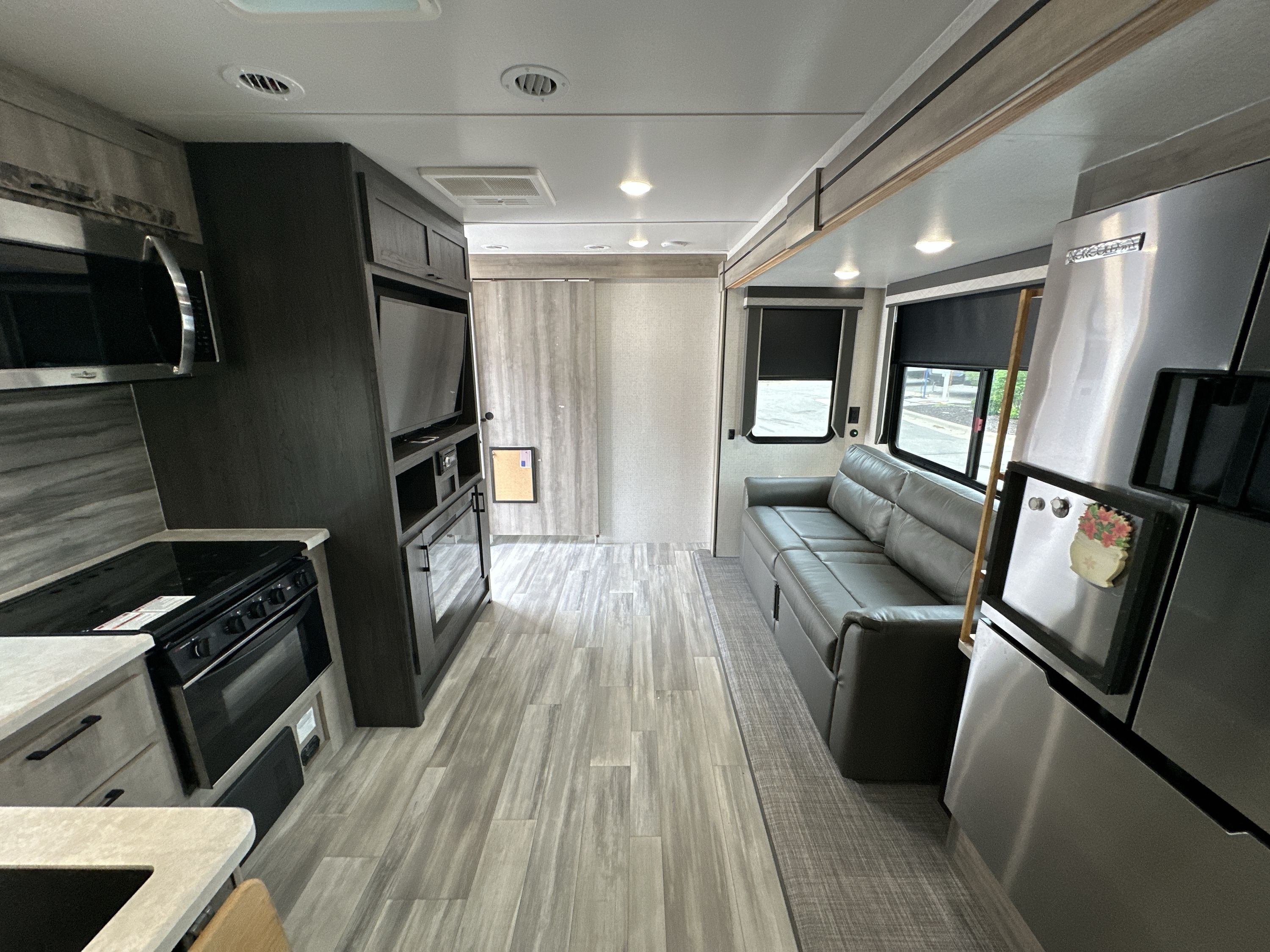 2022 Winnebago VOYAGE 2427RB in green bay WI