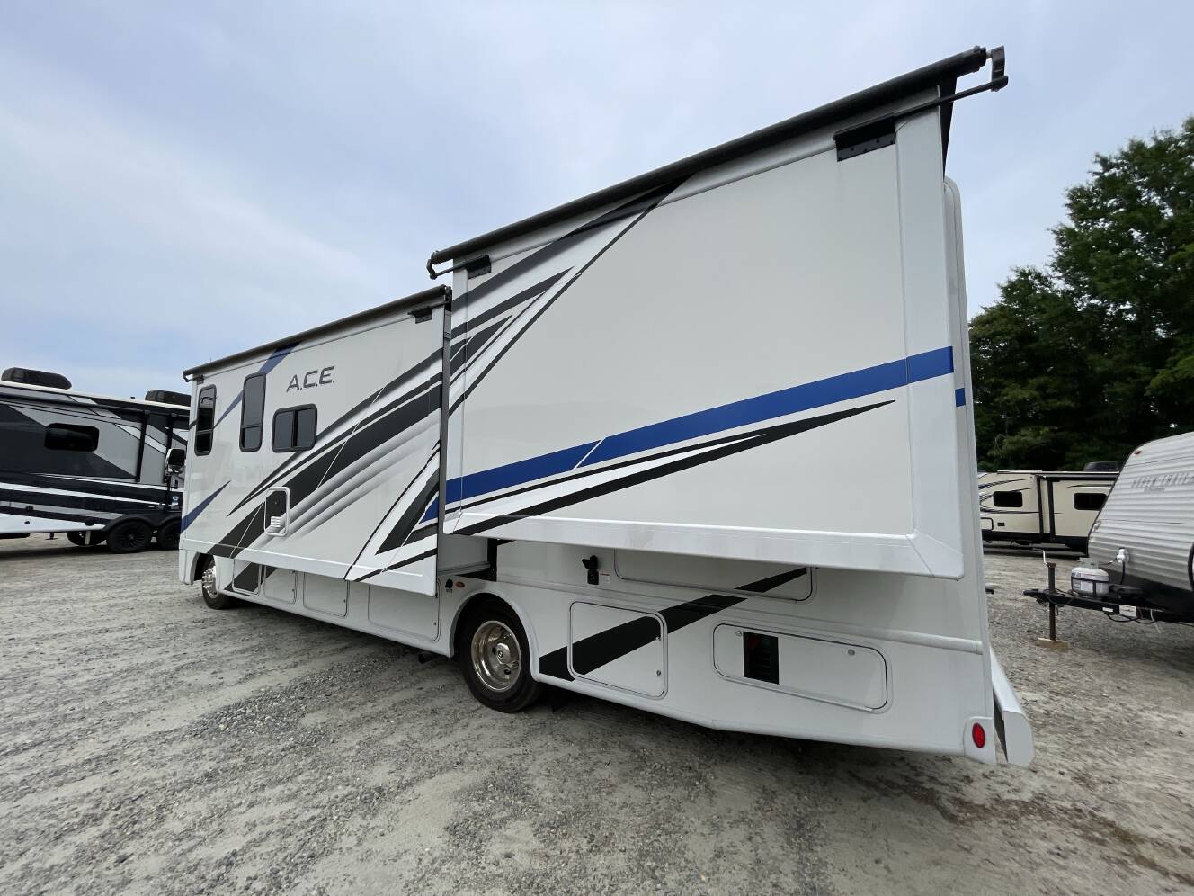 A photo of this 2024 Thor ACE 30C