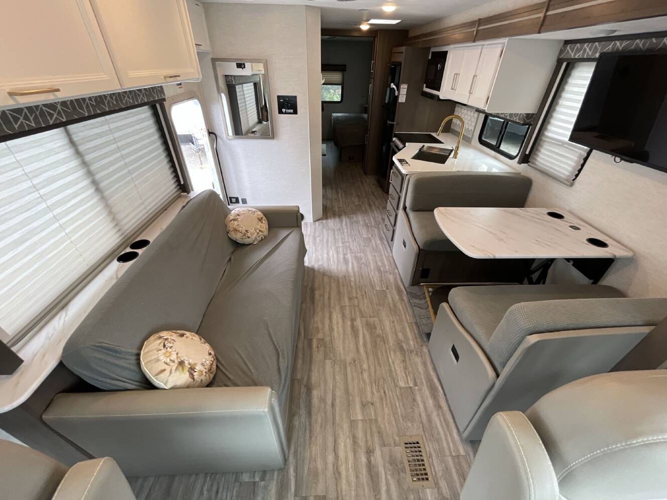 A photo of this 2024 Thor ACE 30C