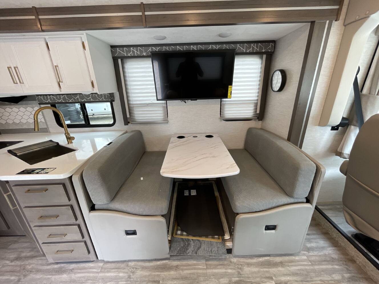 A photo of this 2024 Thor ACE 30C
