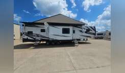 2025 Jayco SEISMIC 399 Fifth Wheel Toy Hauler RV