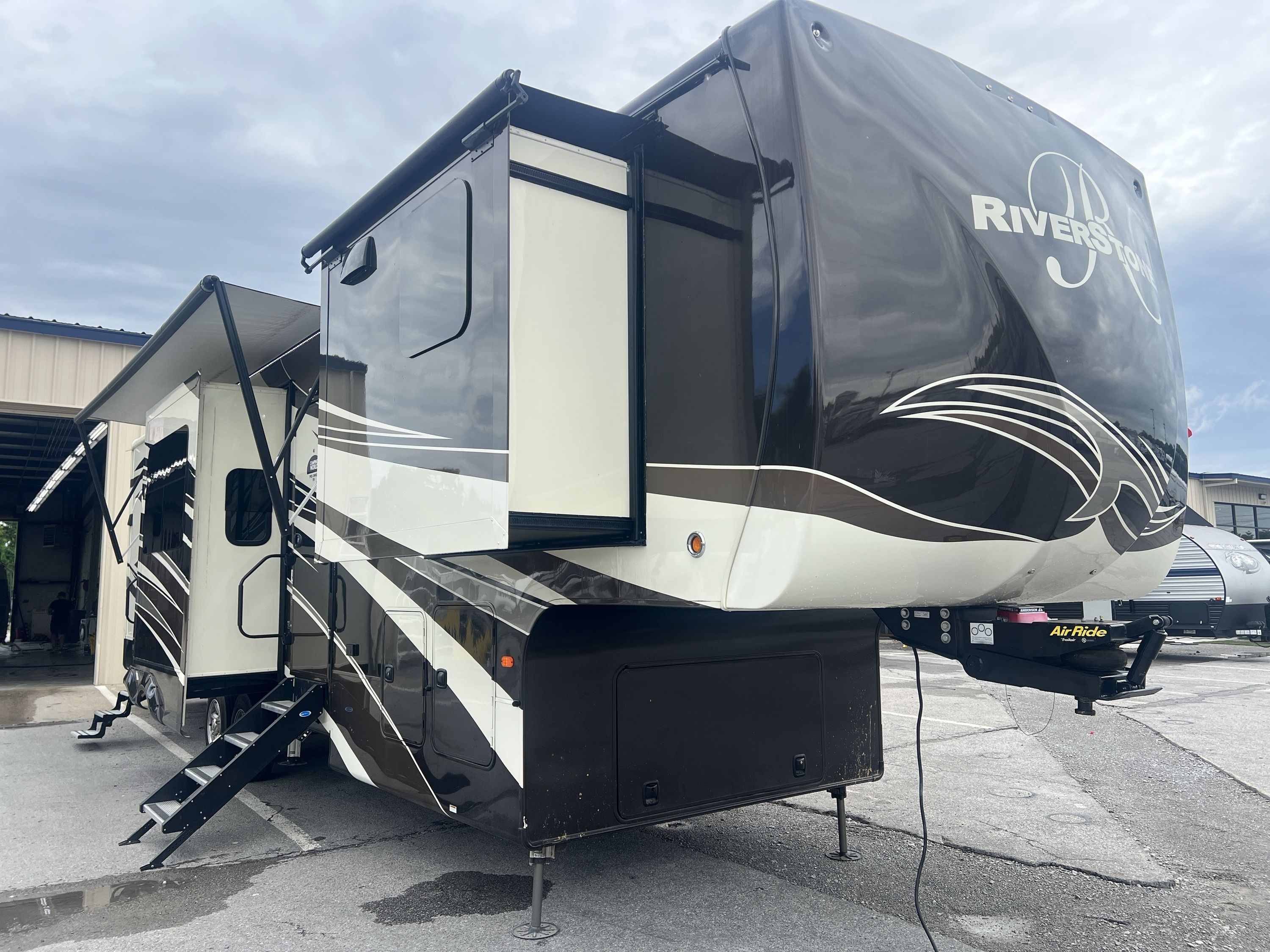2019 Forest River RIVERSTONE 39FK in nashville TN