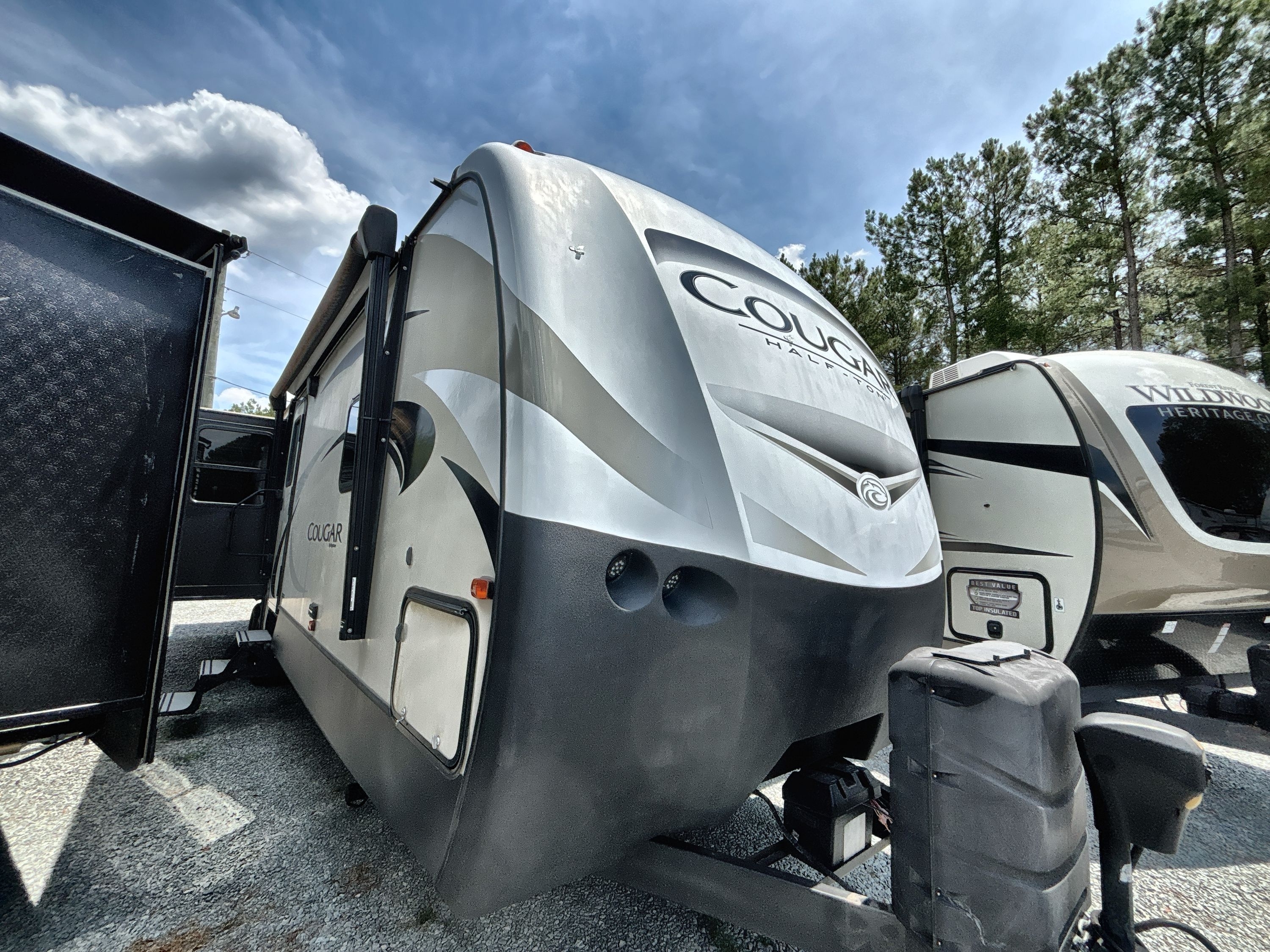 2018 Keystone COUGAR 32RLI in hope mills NC