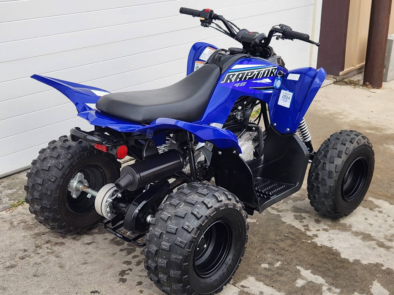 A photo of this 2022 Yamaha Raptor 90