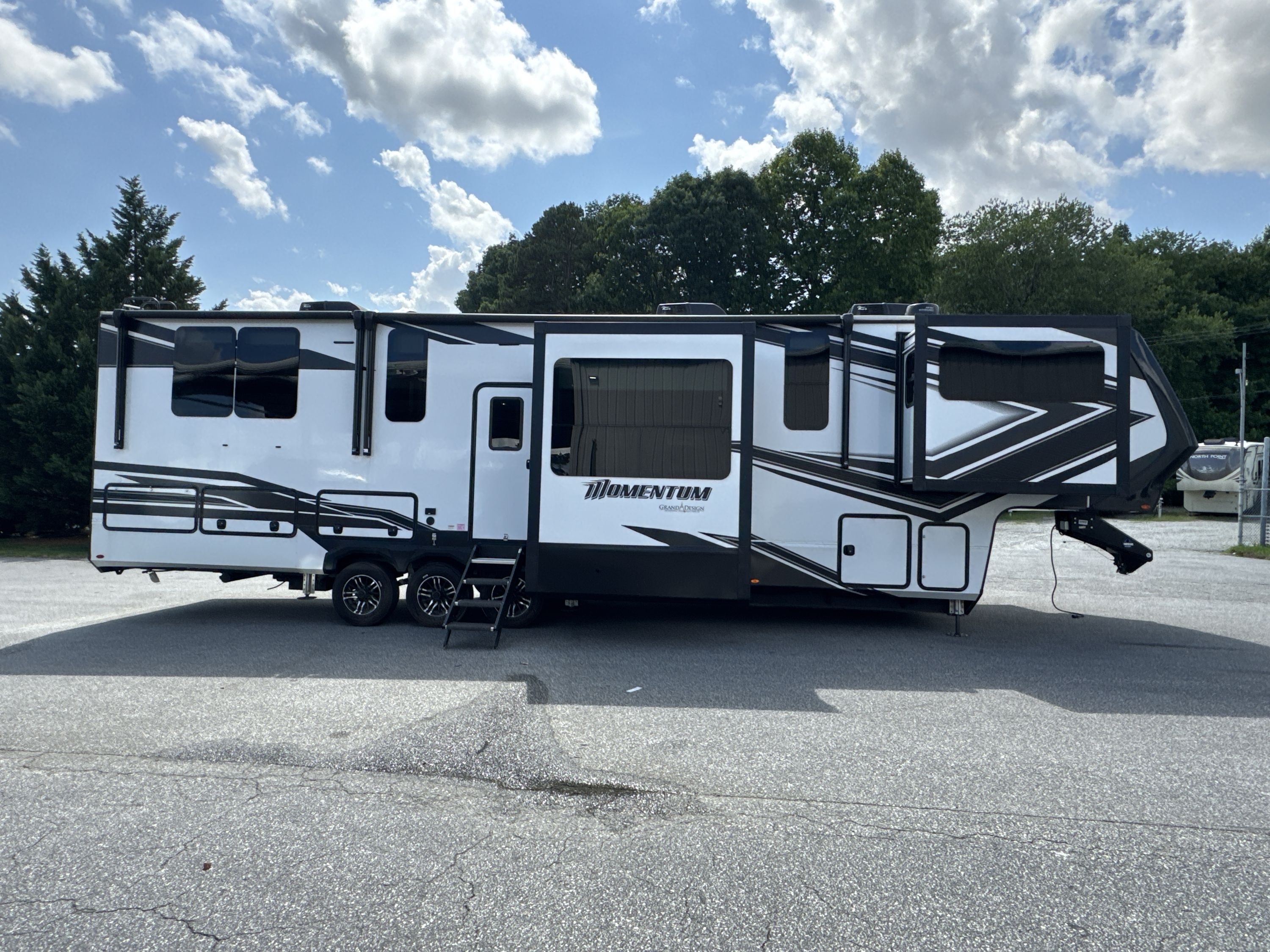2023 Grand Design MOMENTUM 336M in colfax NC
