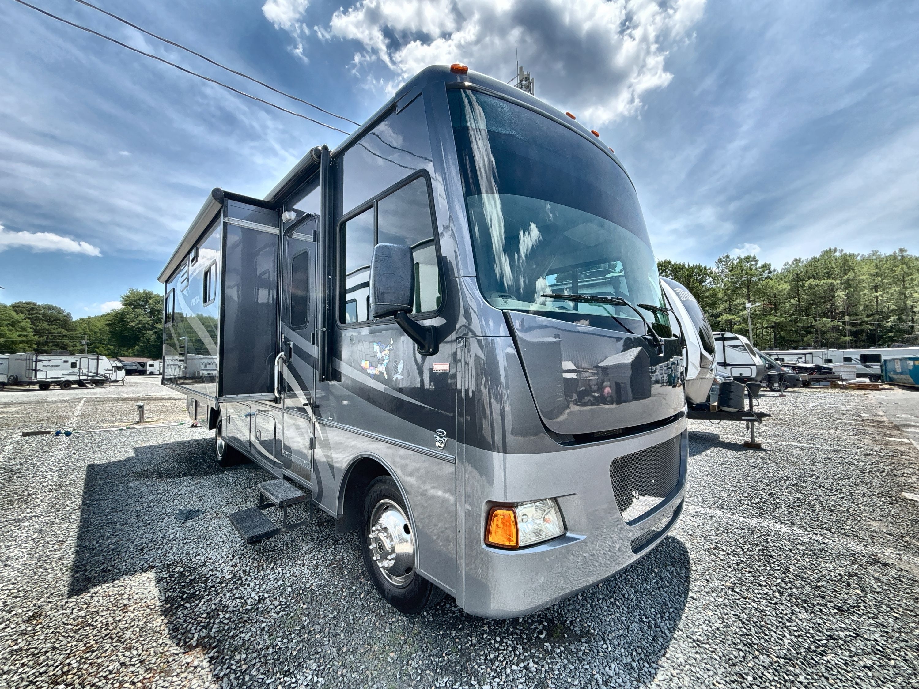 2014 Winnebago VISTA 27N in hope mills NC
