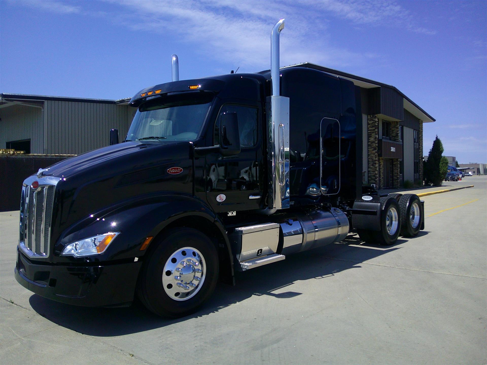2027 PETERBILT 579 in Fargo, ND