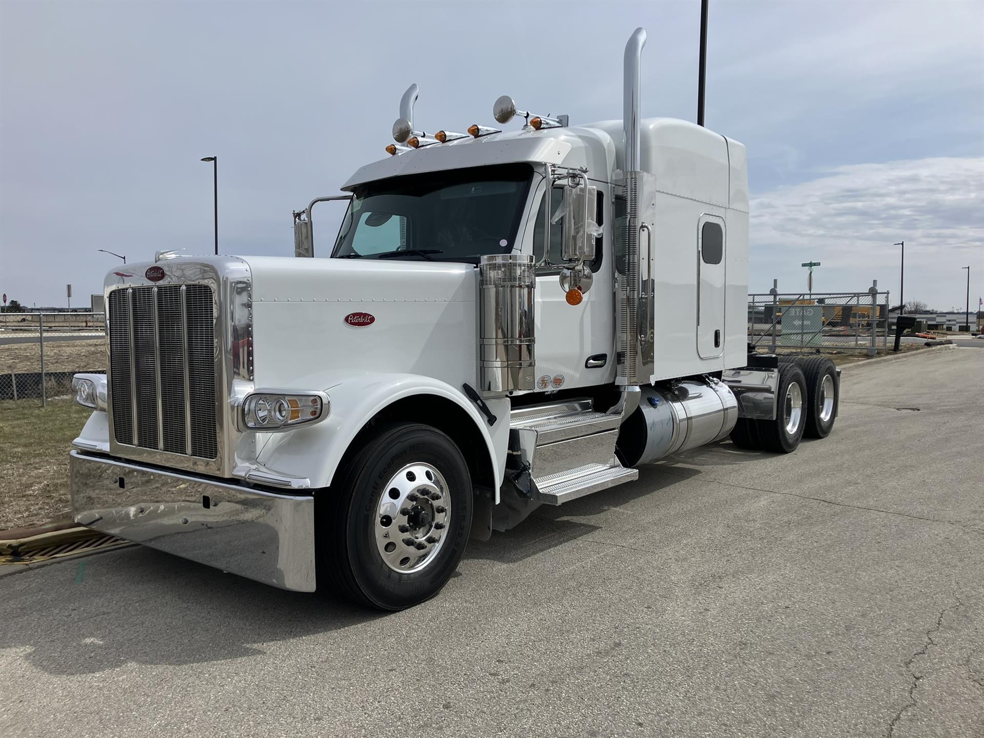 2027 PETERBILT 589 in Stewartville, MN