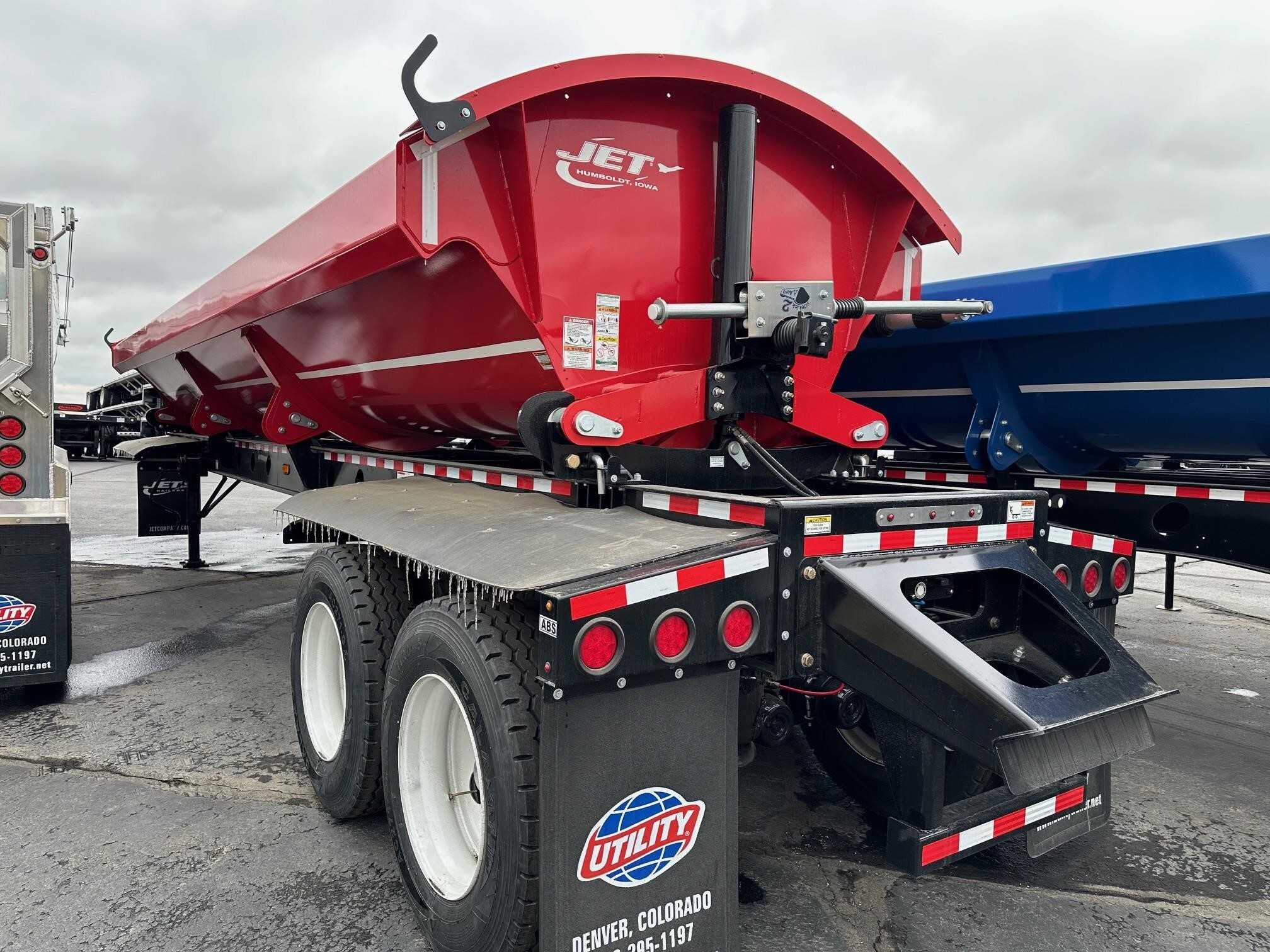 2026 JET RED JET SIDE DUMP, 40', AIR RIDE, CLOSED TANDEM, E in Henderson, CO