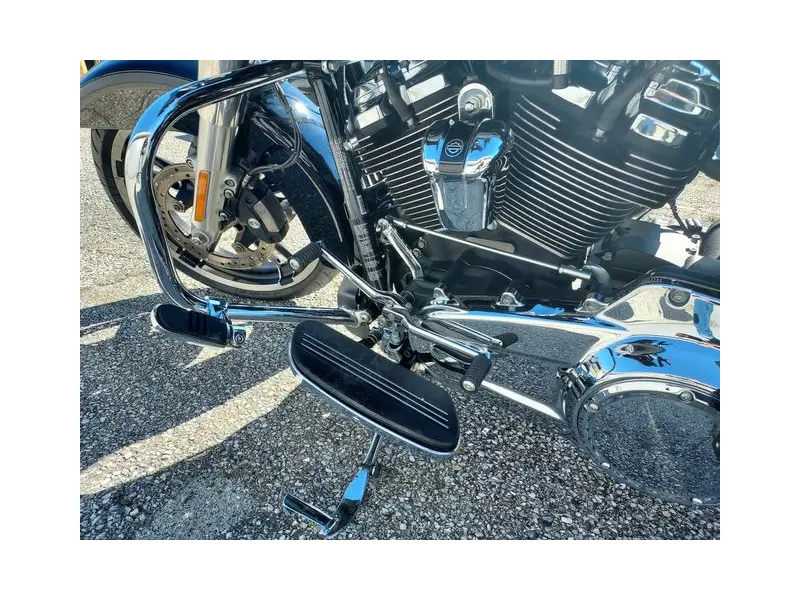 2019 HARLEY DAVIDSON Street Glide