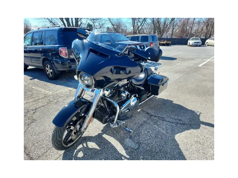 2019 HARLEY DAVIDSON Street Glide