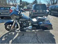 2019 HARLEY DAVIDSON Street Glide