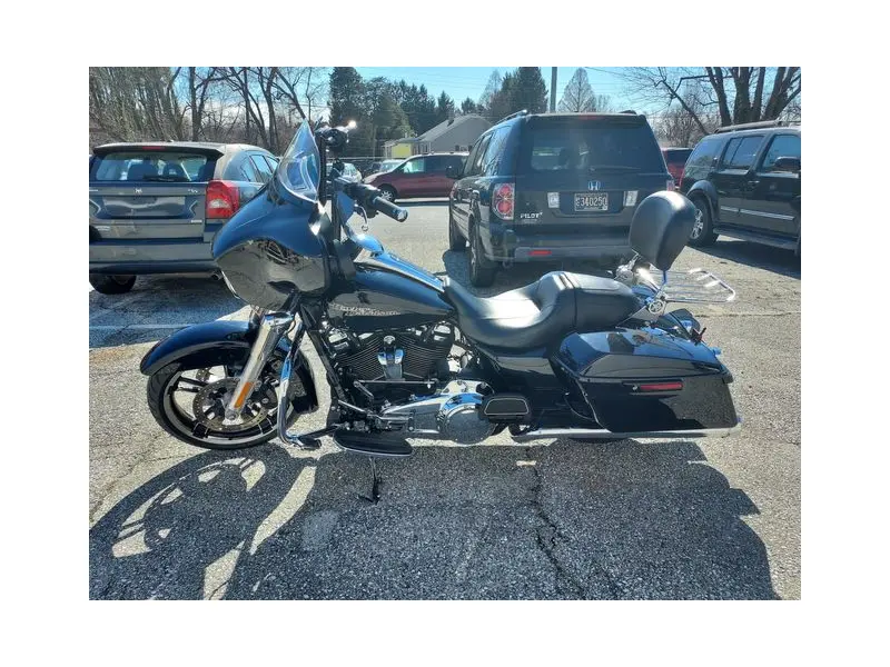 2019 HARLEY DAVIDSON Street Glide