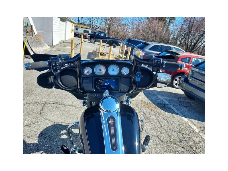 2019 HARLEY DAVIDSON Street Glide