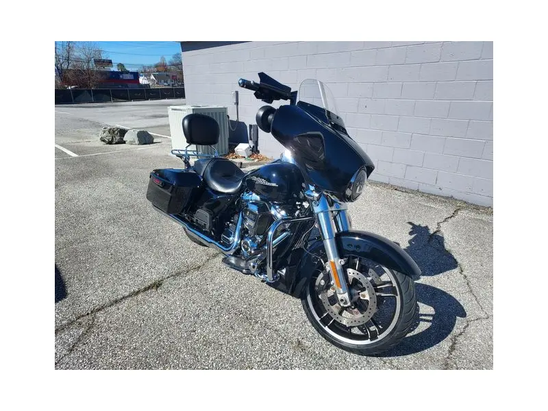2019 HARLEY DAVIDSON Street Glide