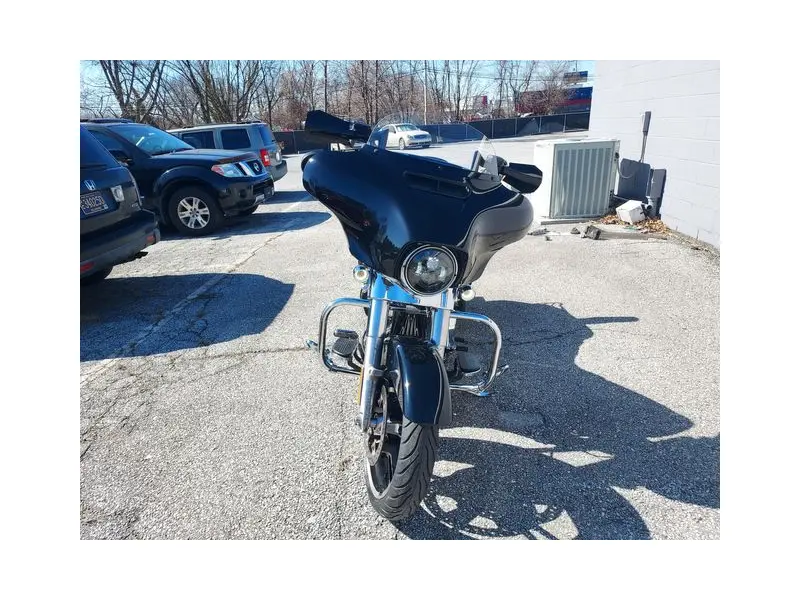 2019 HARLEY DAVIDSON Street Glide
