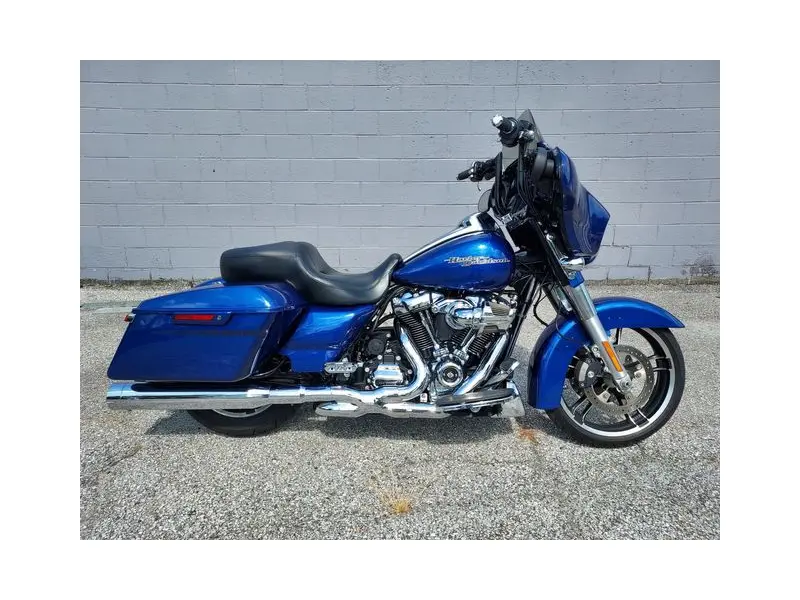 2017 HARLEY DAVIDSON Street Glide