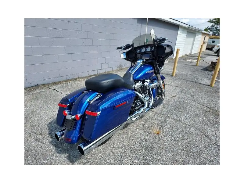 2017 HARLEY DAVIDSON Street Glide