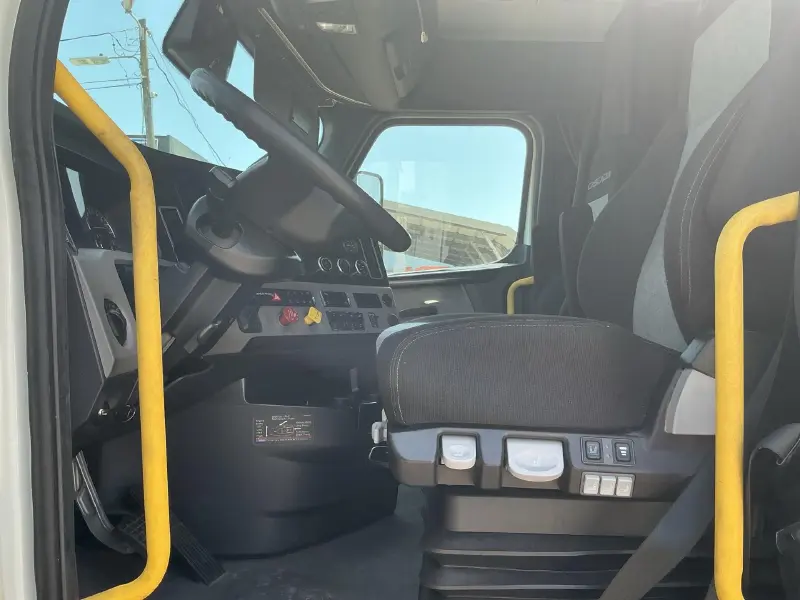 2022 FREIGHTLINER CASCADIA 126