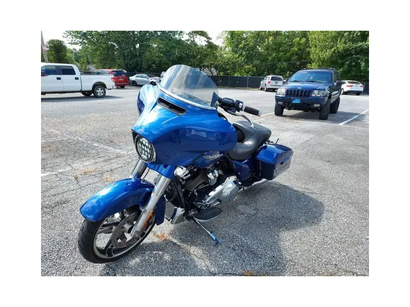 2017 HARLEY DAVIDSON Street Glide