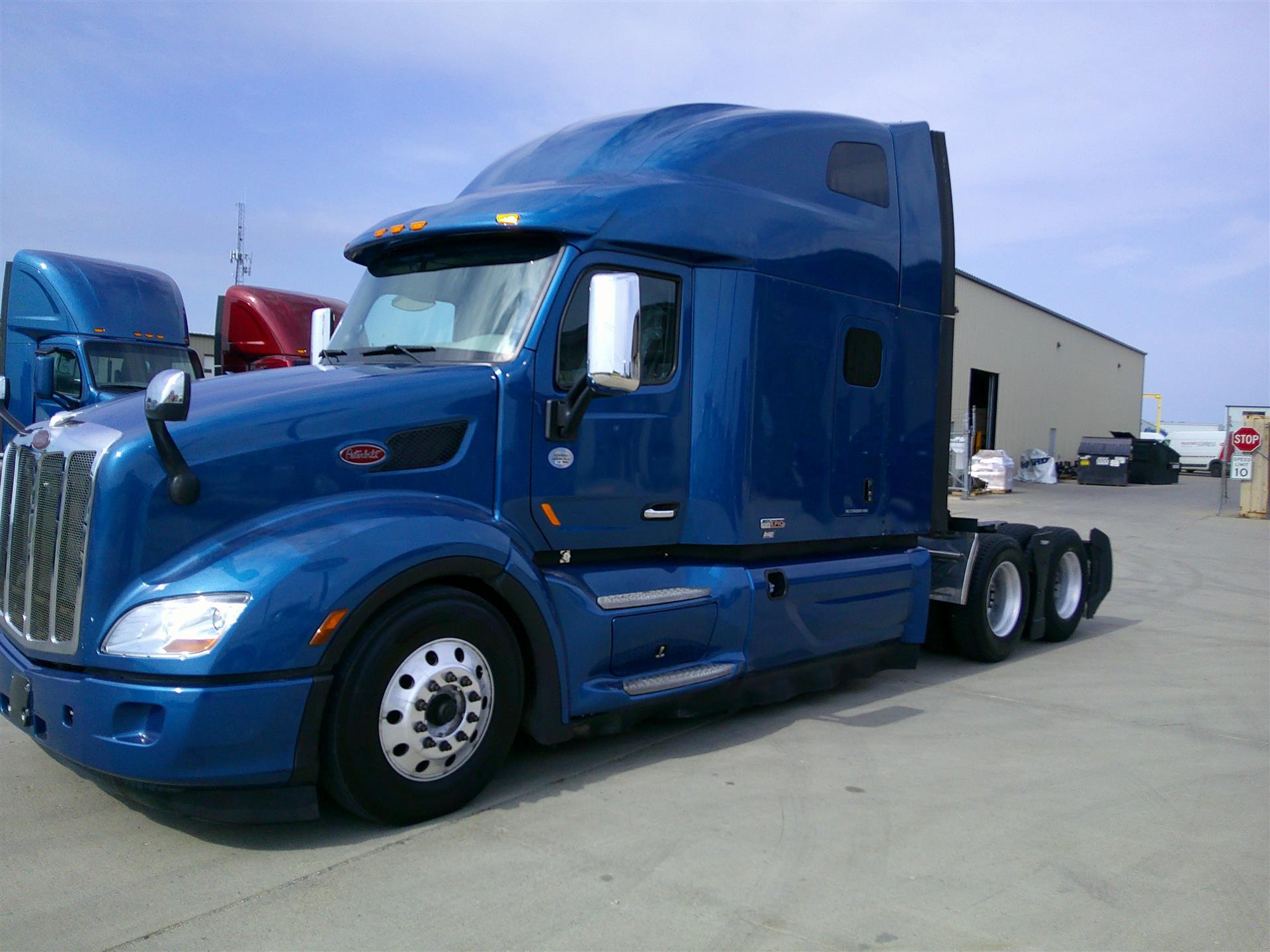 2021 PETERBILT 579 in Fargo, ND