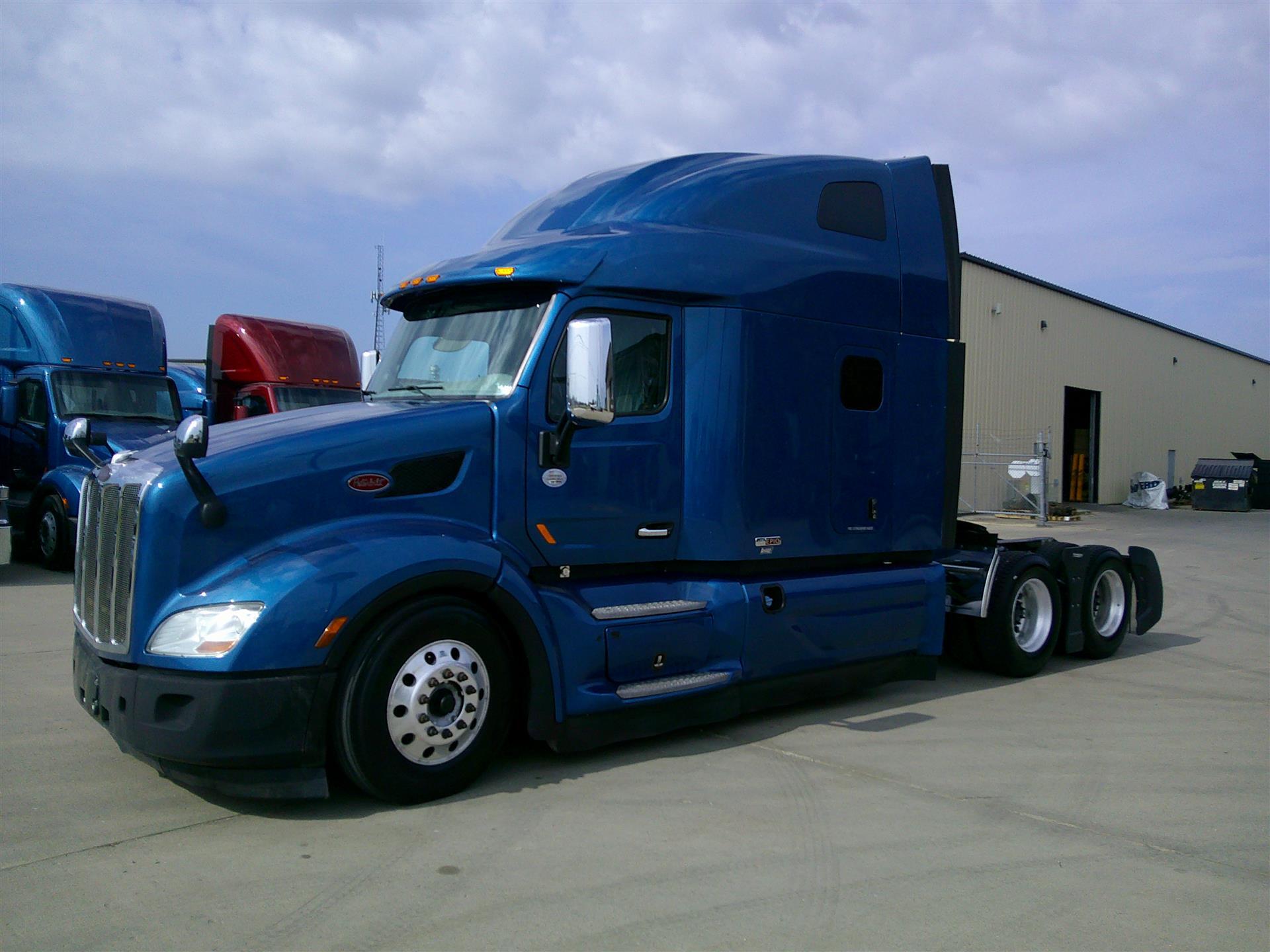 2021 PETERBILT 579 in Fargo, ND