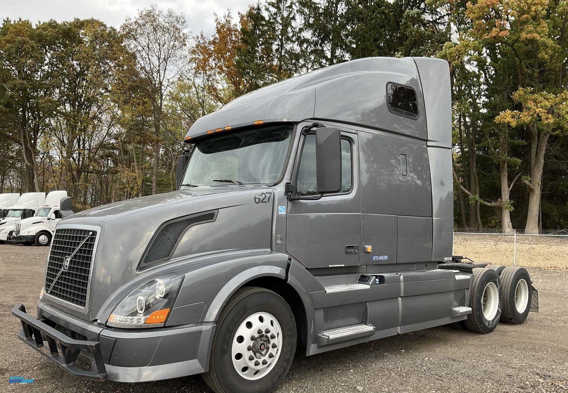 2014 Volvo VNL in Byron Center, MI