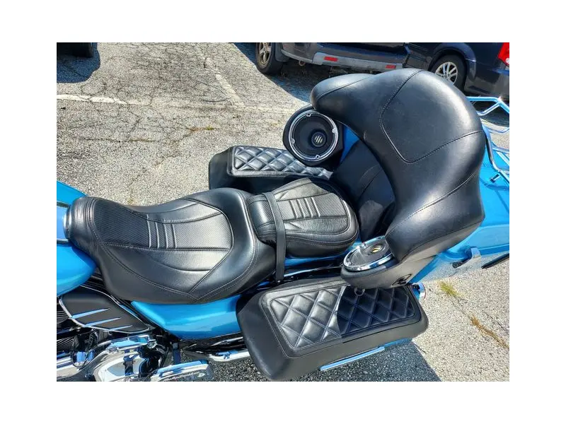 2011 HARLEY DAVIDSON ELECTRA