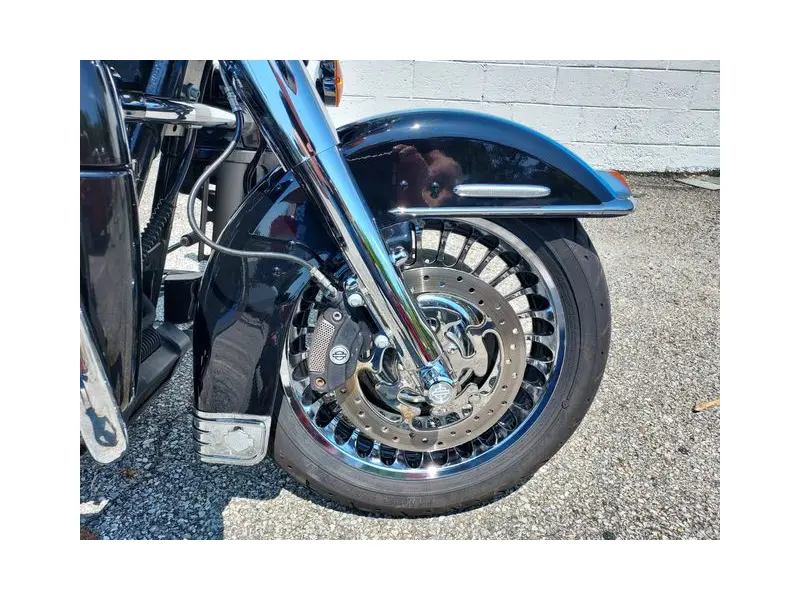 2011 HARLEY DAVIDSON ELECTRA