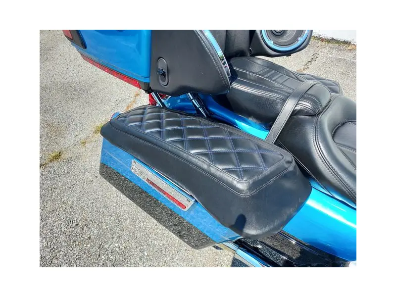 2011 HARLEY DAVIDSON ELECTRA