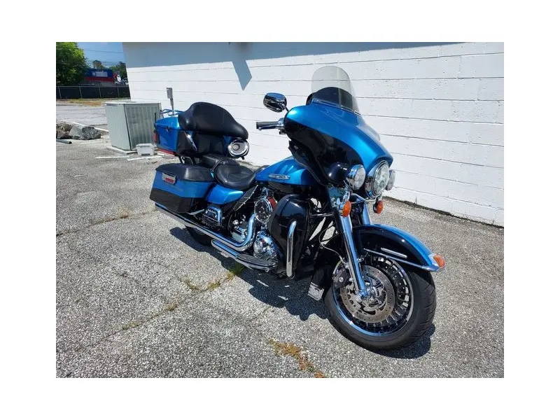 2011 HARLEY DAVIDSON ELECTRA