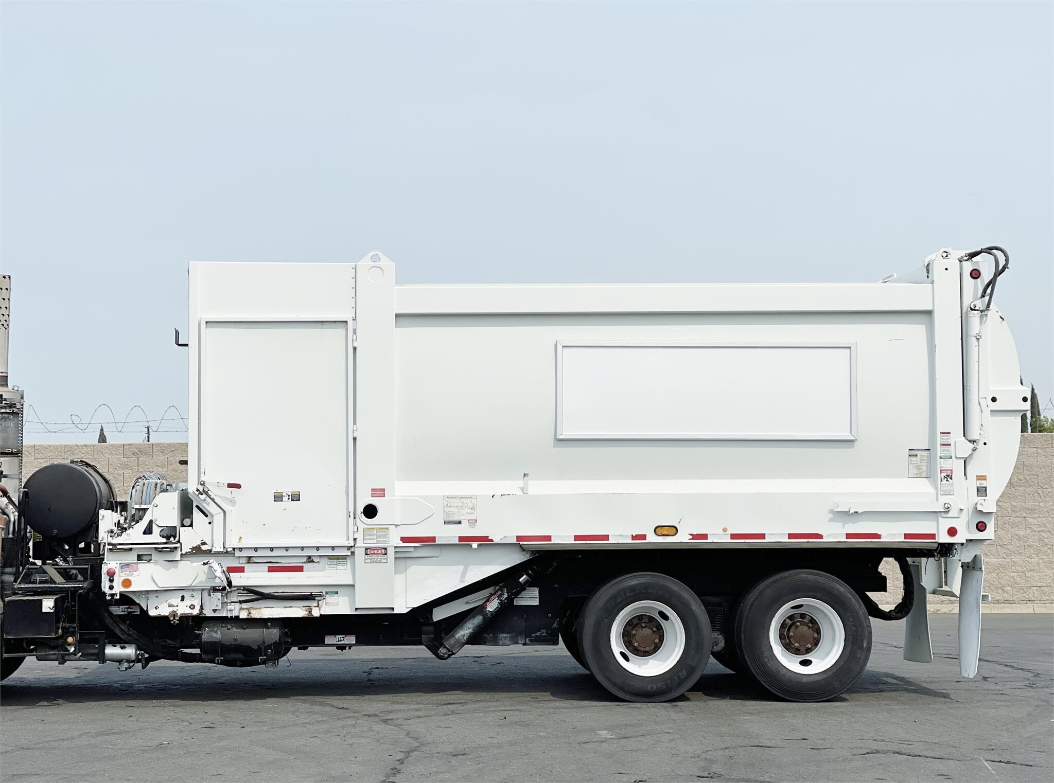 2008 HEIL 24 FT in Sacramento, CA