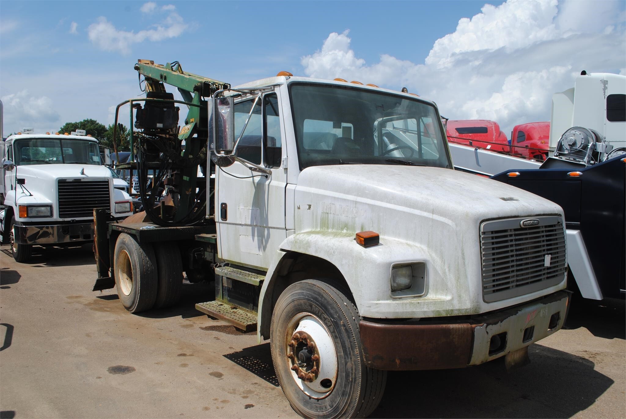 2003 FREIGHTLINER FL70 in Covington, TN