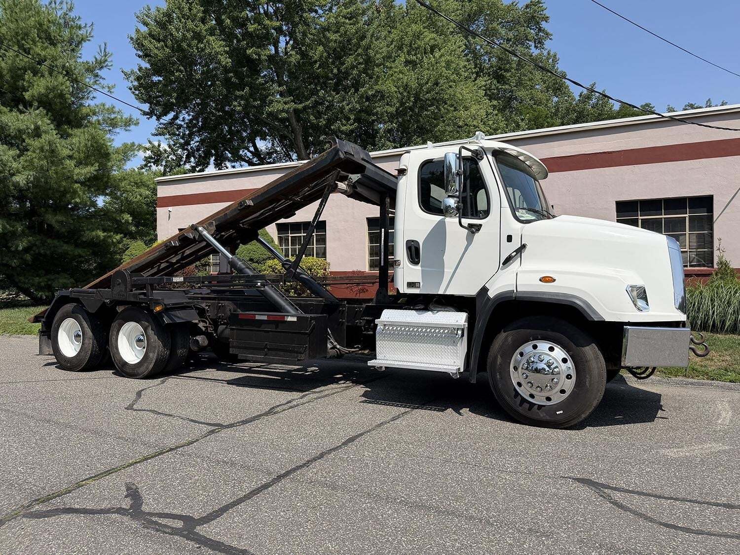2016 FREIGHTLINER 114 SD in Chicopee, MA