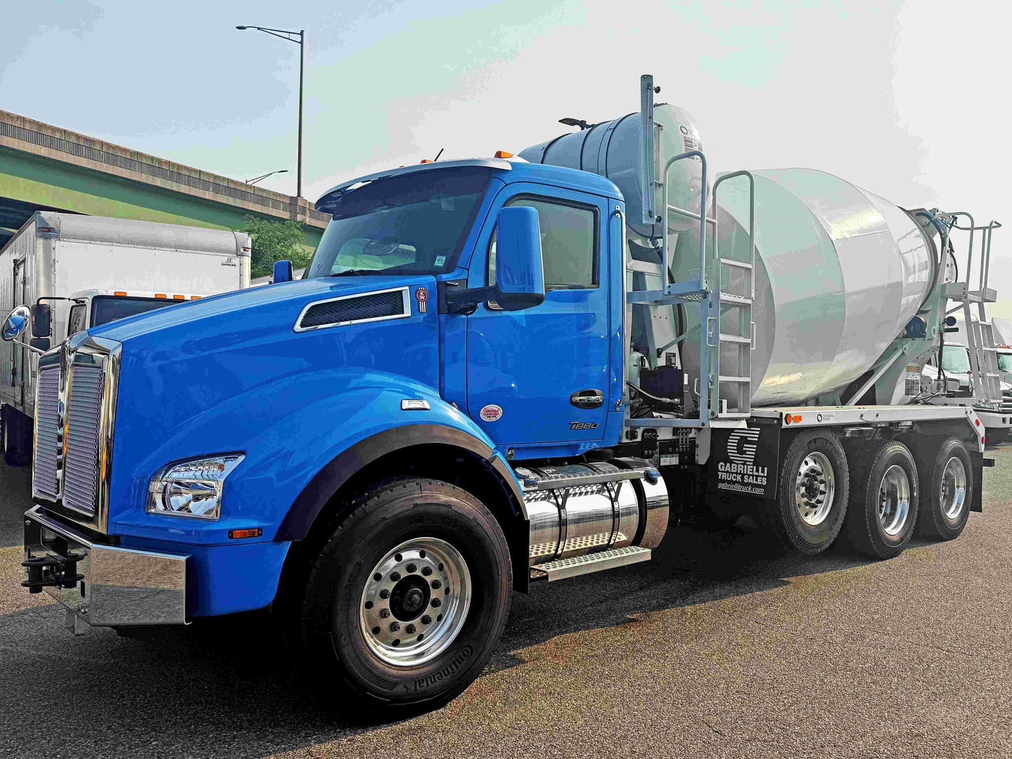 2025 KENWORTH T880 in Jamaica, NY