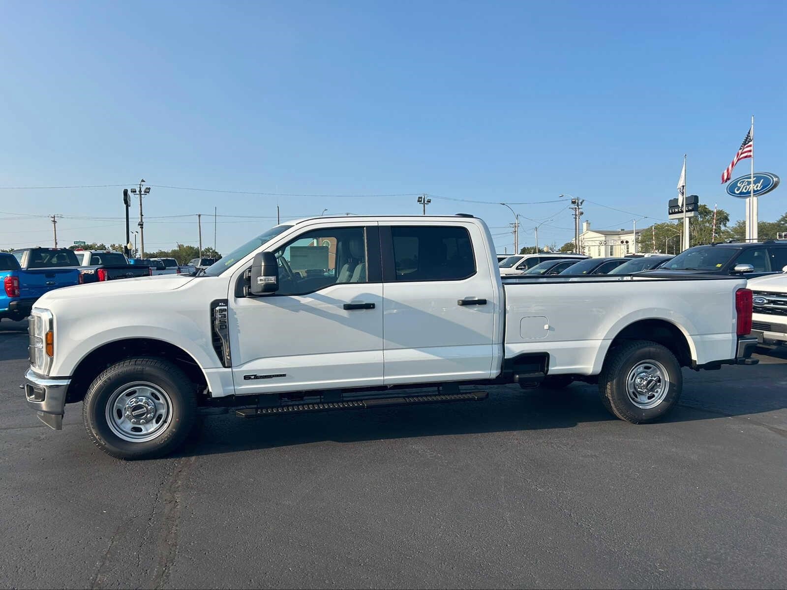 2024 FORD F350 in Mount Vernon, IL