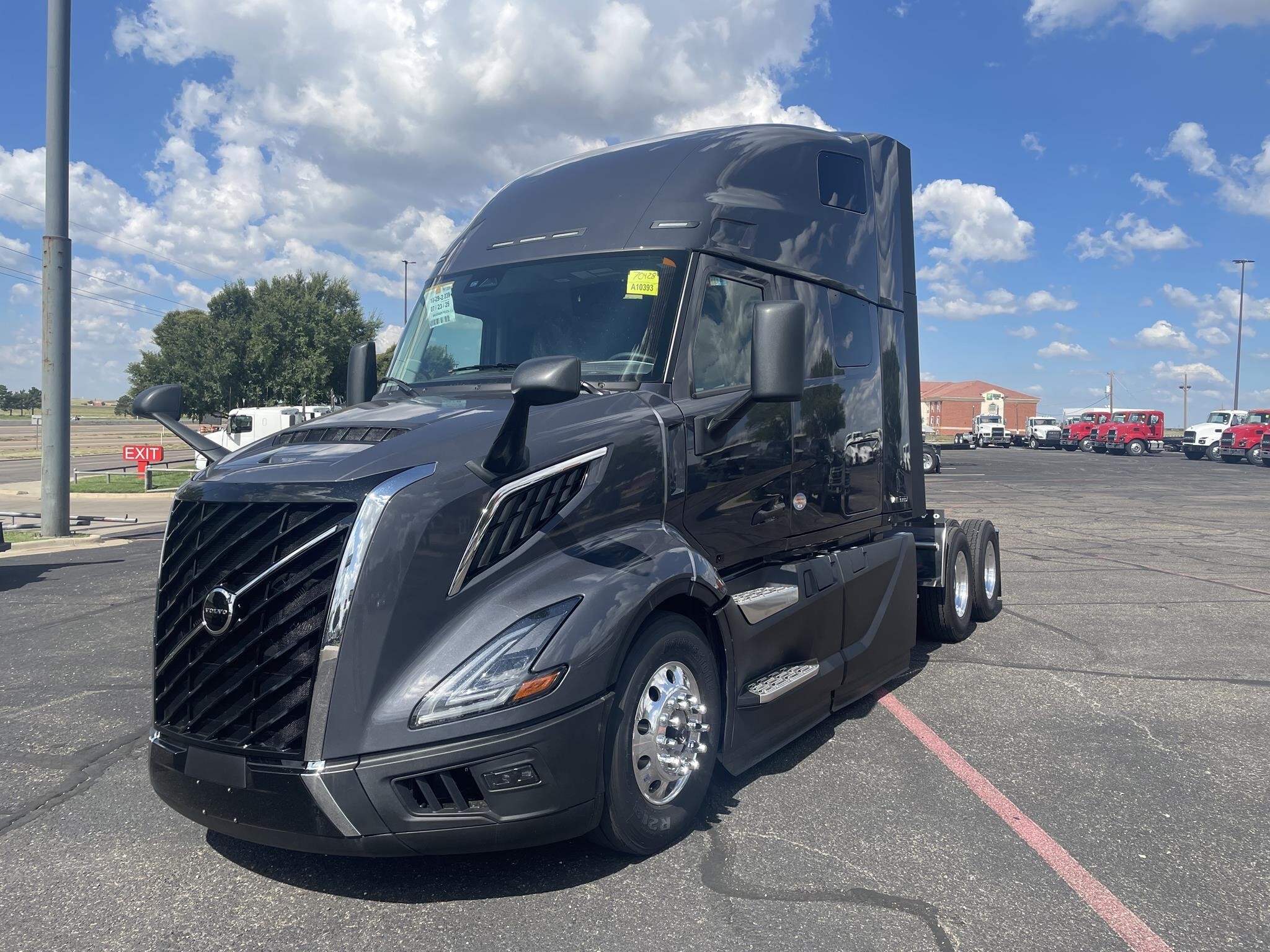 2026 VOLVO VNL64T660 in Amarillo, TX