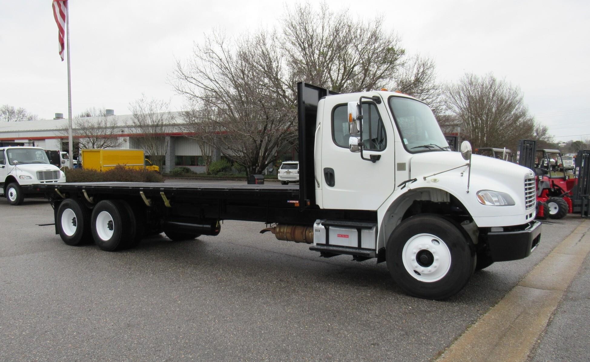 2018 FREIGHTLINER BUSINESS CLASS M2 106 in Tuscaloosa, AL