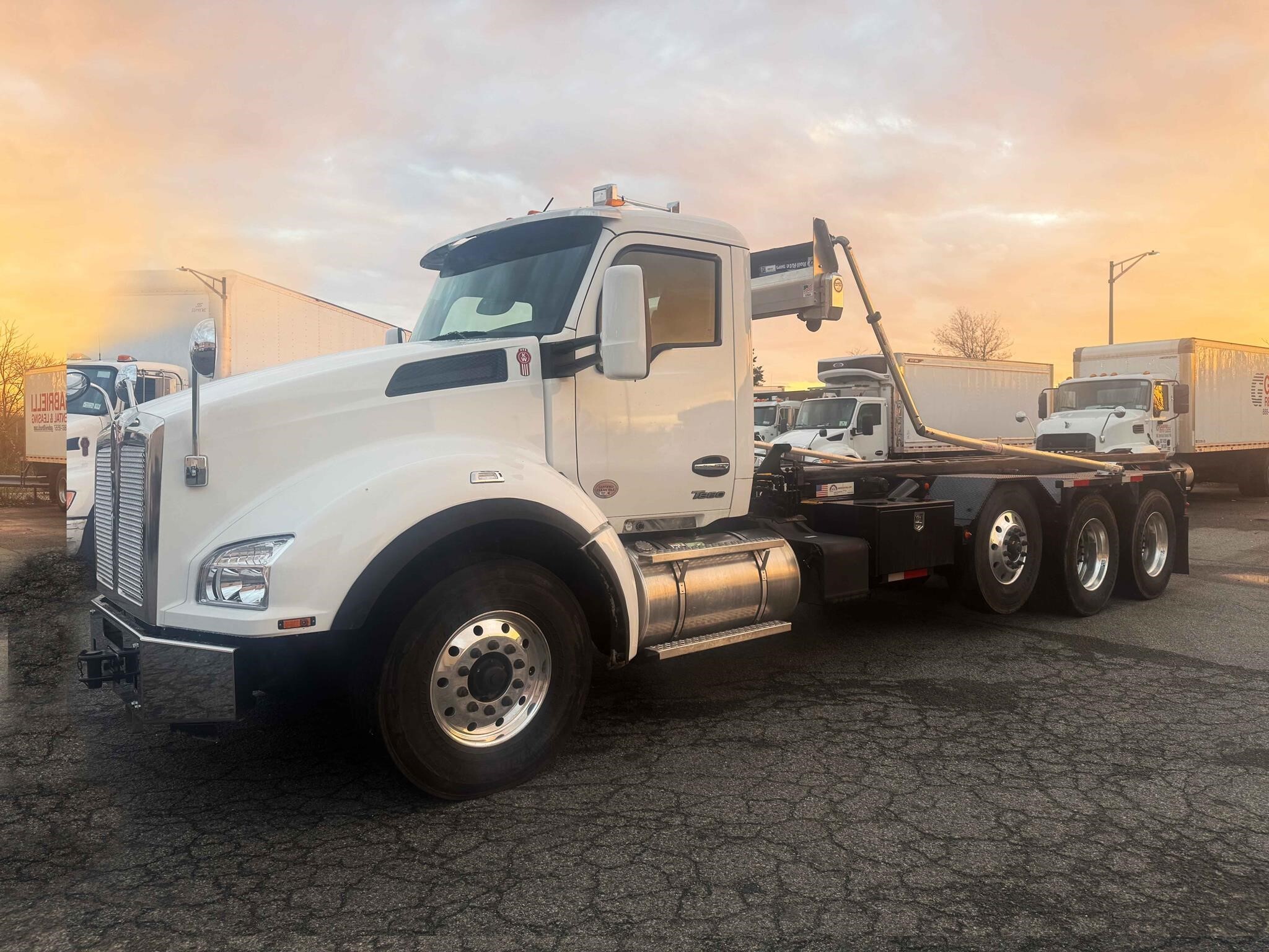 2024 KENWORTH T880 in Jamaica, NY
