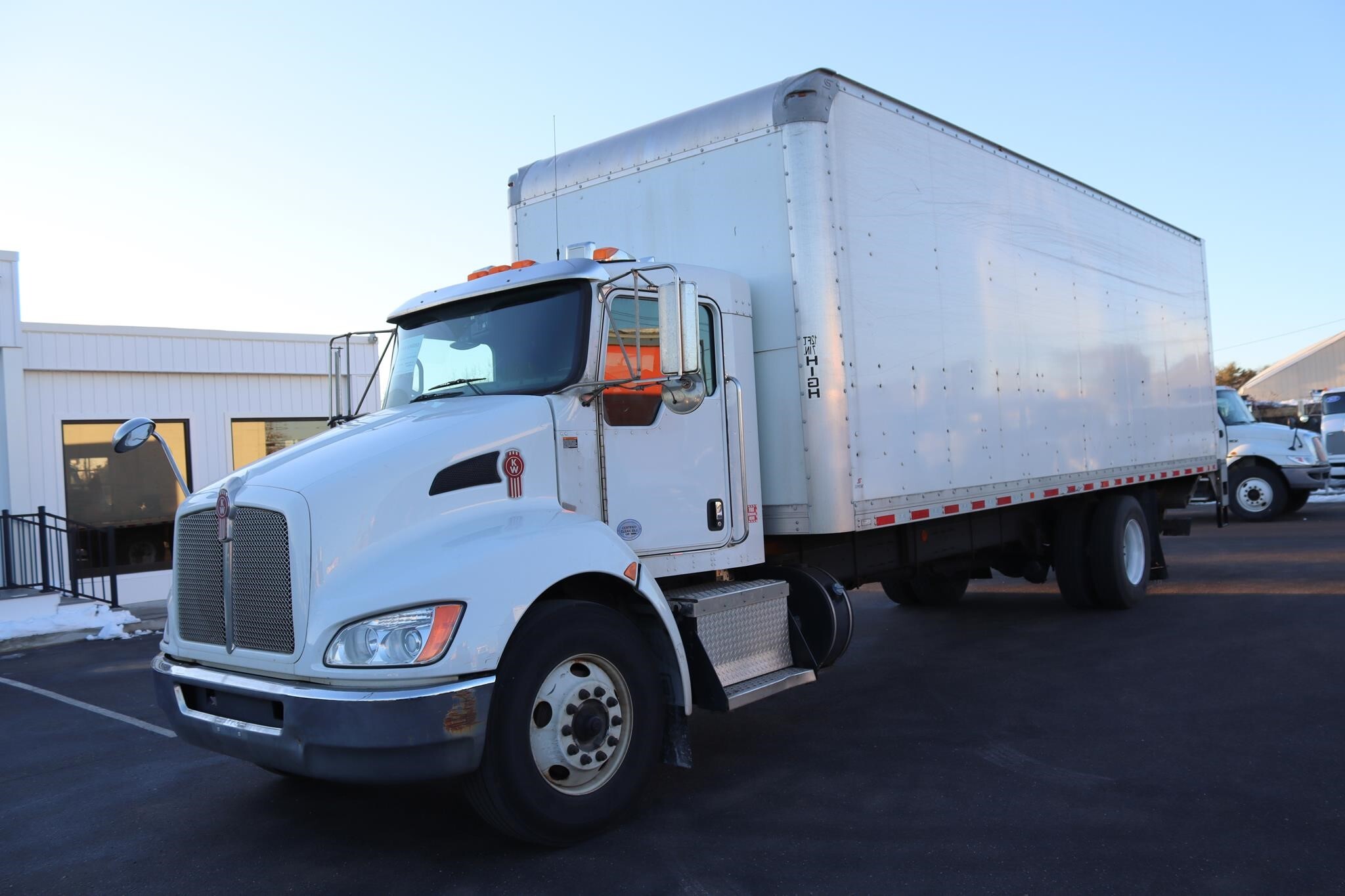 2019 KENWORTH T370 in Ronkonkoma, NY
