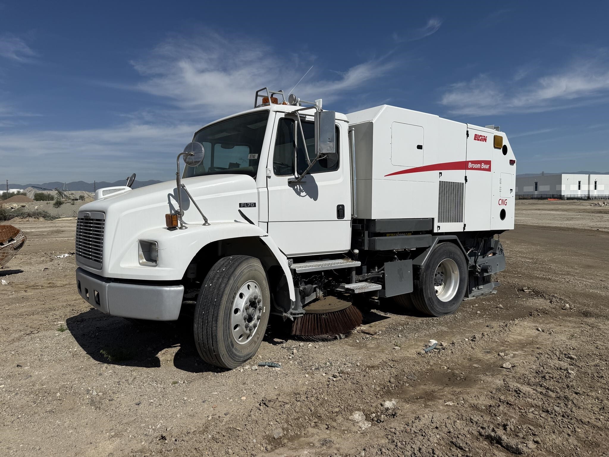 2005 FREIGHTLINER FL70 in Santa Rosa, CA