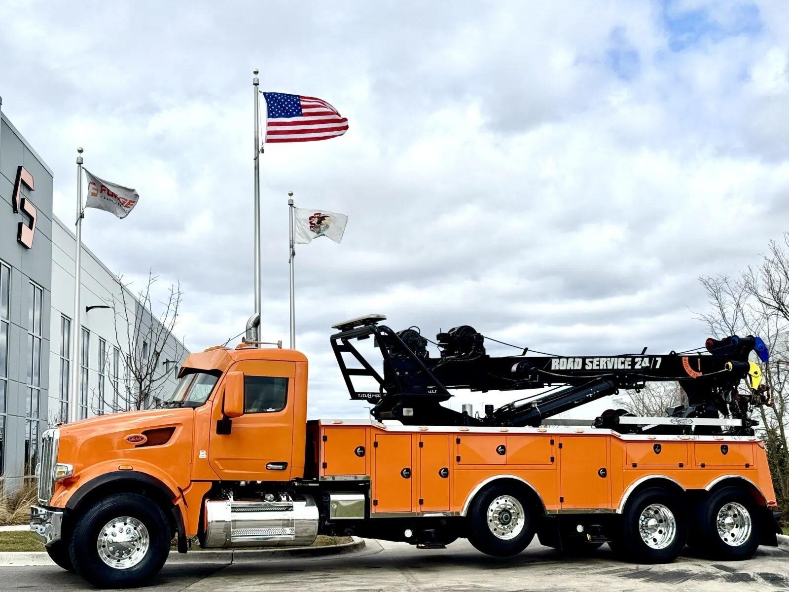 2017 PETERBILT 567 in New Lenox, IL