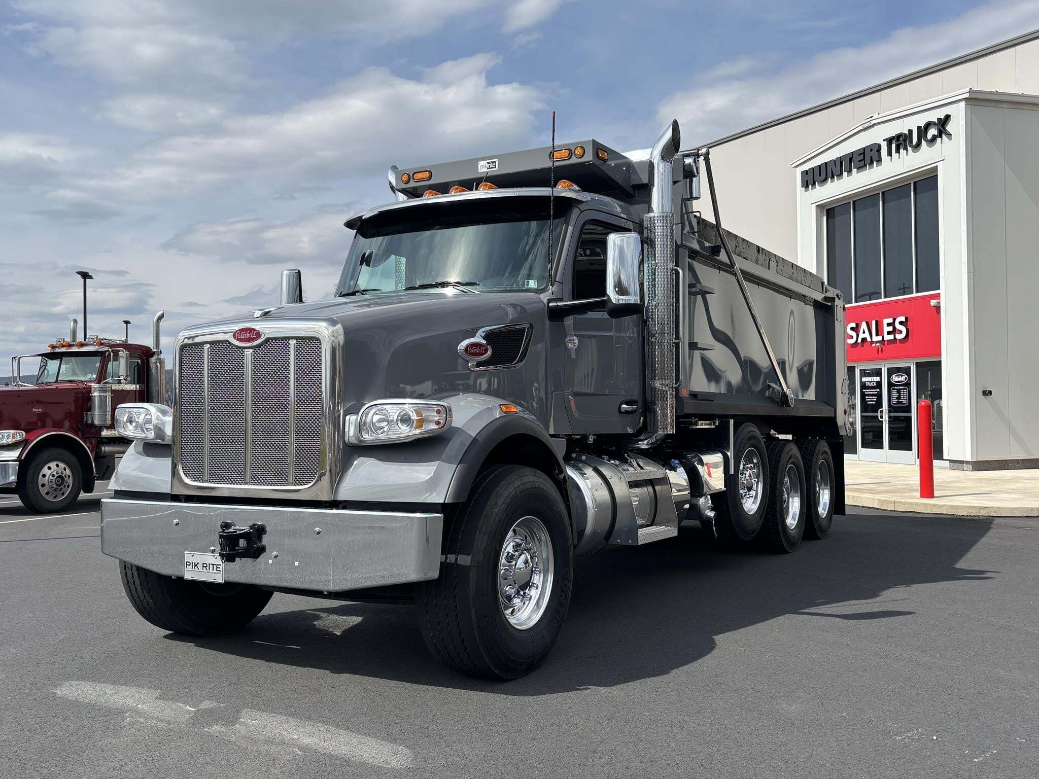2027 PETERBILT 567 in Bartonsville, PA
