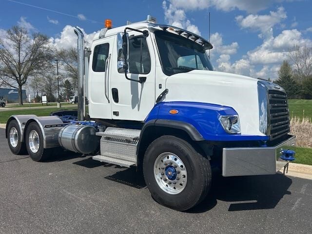 2024 FREIGHTLINER 114 SD in Lansing, MI