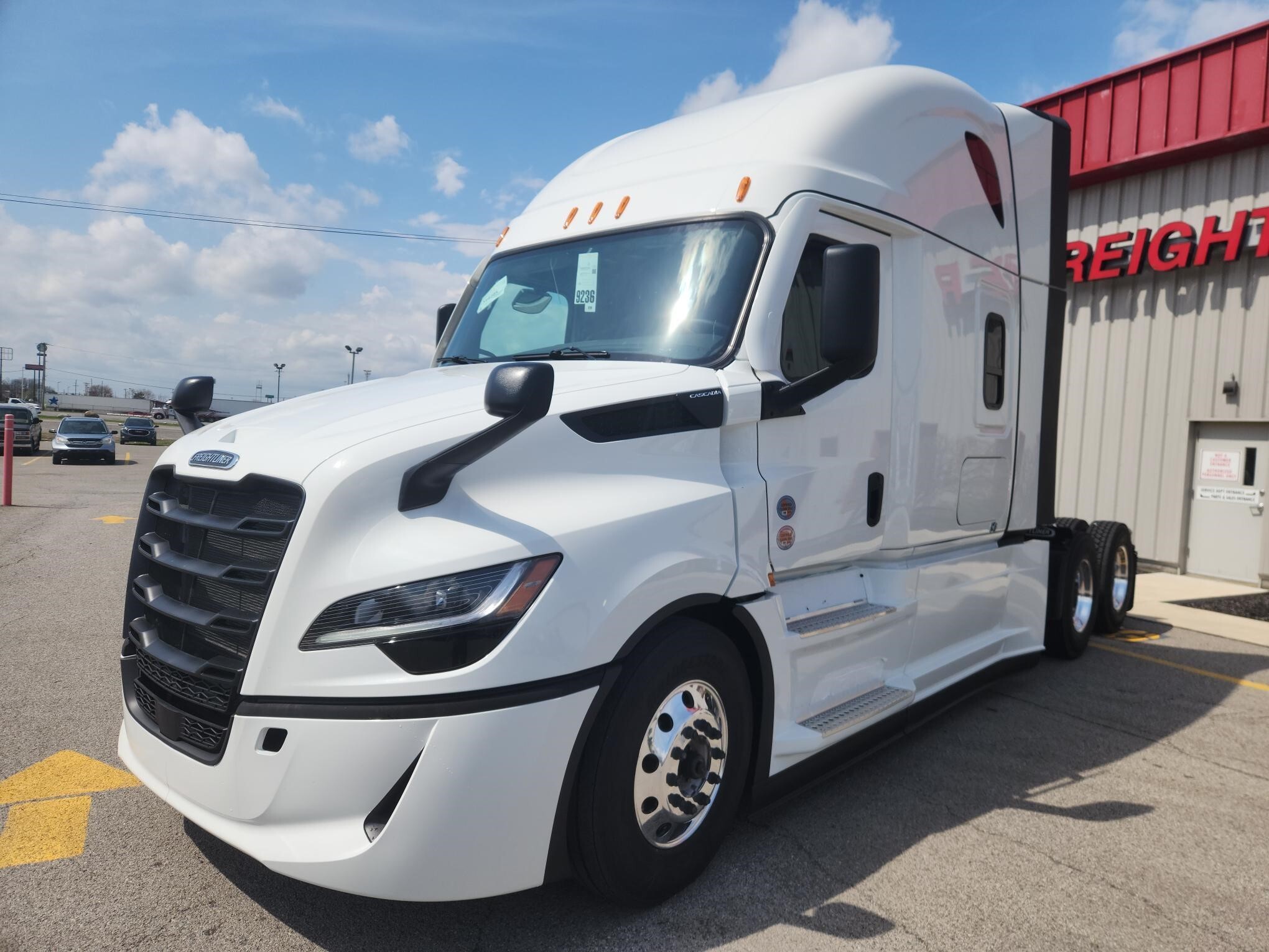 2027 FREIGHTLINER CASCADIA 126 in Youngstown, OH