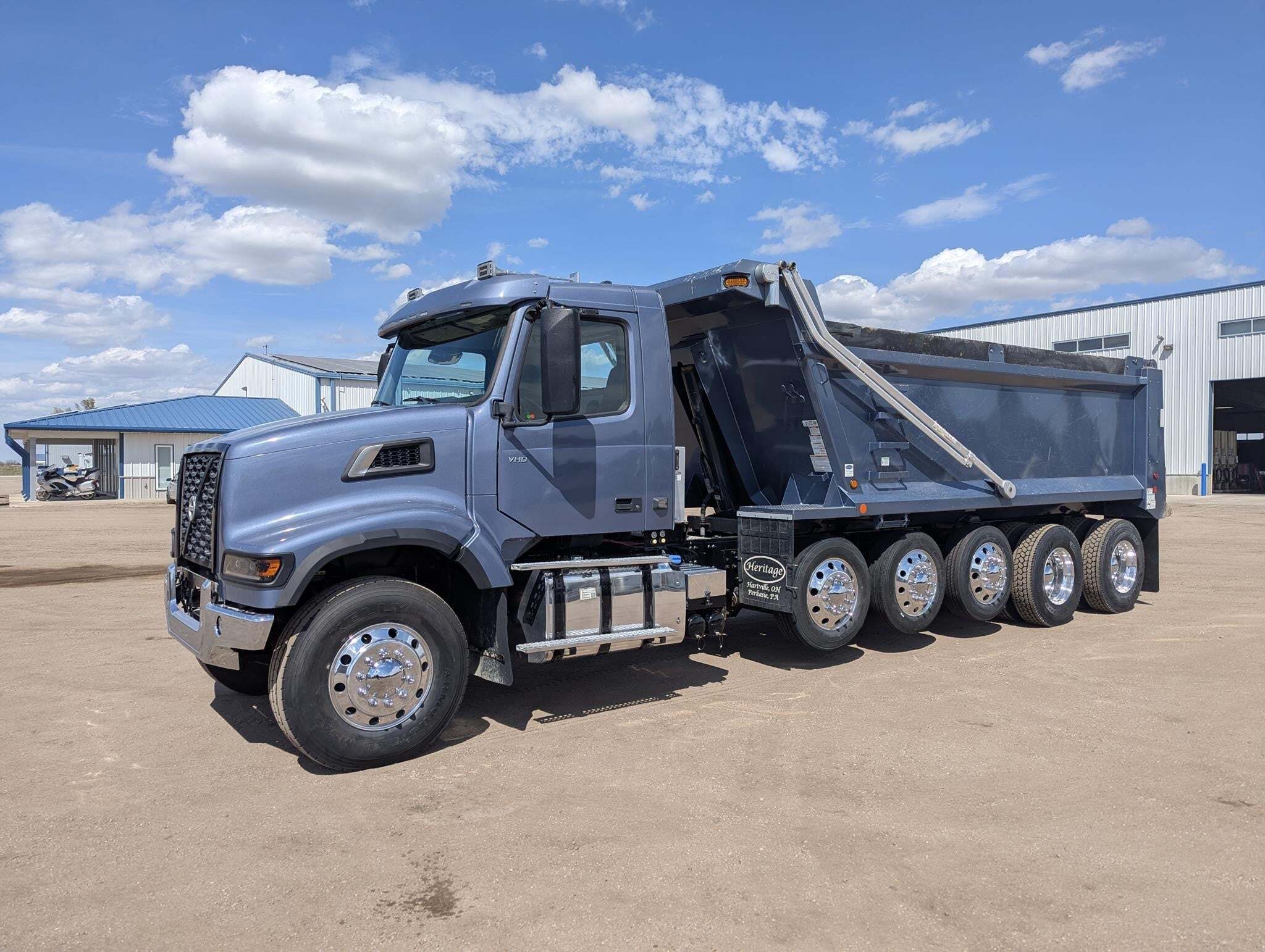 2024 VOLVO VHD104F300 in Sawyer, KS