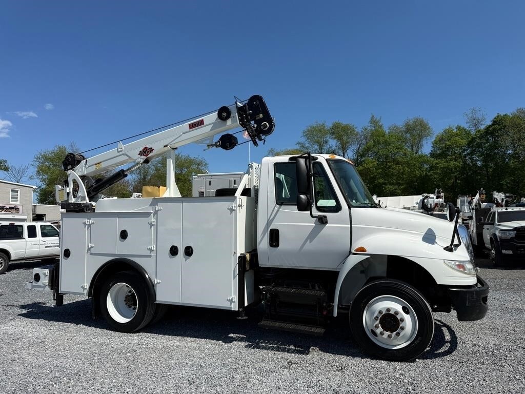 2016 INTERNATIONAL DURASTAR 4300 in Clarksville, MD