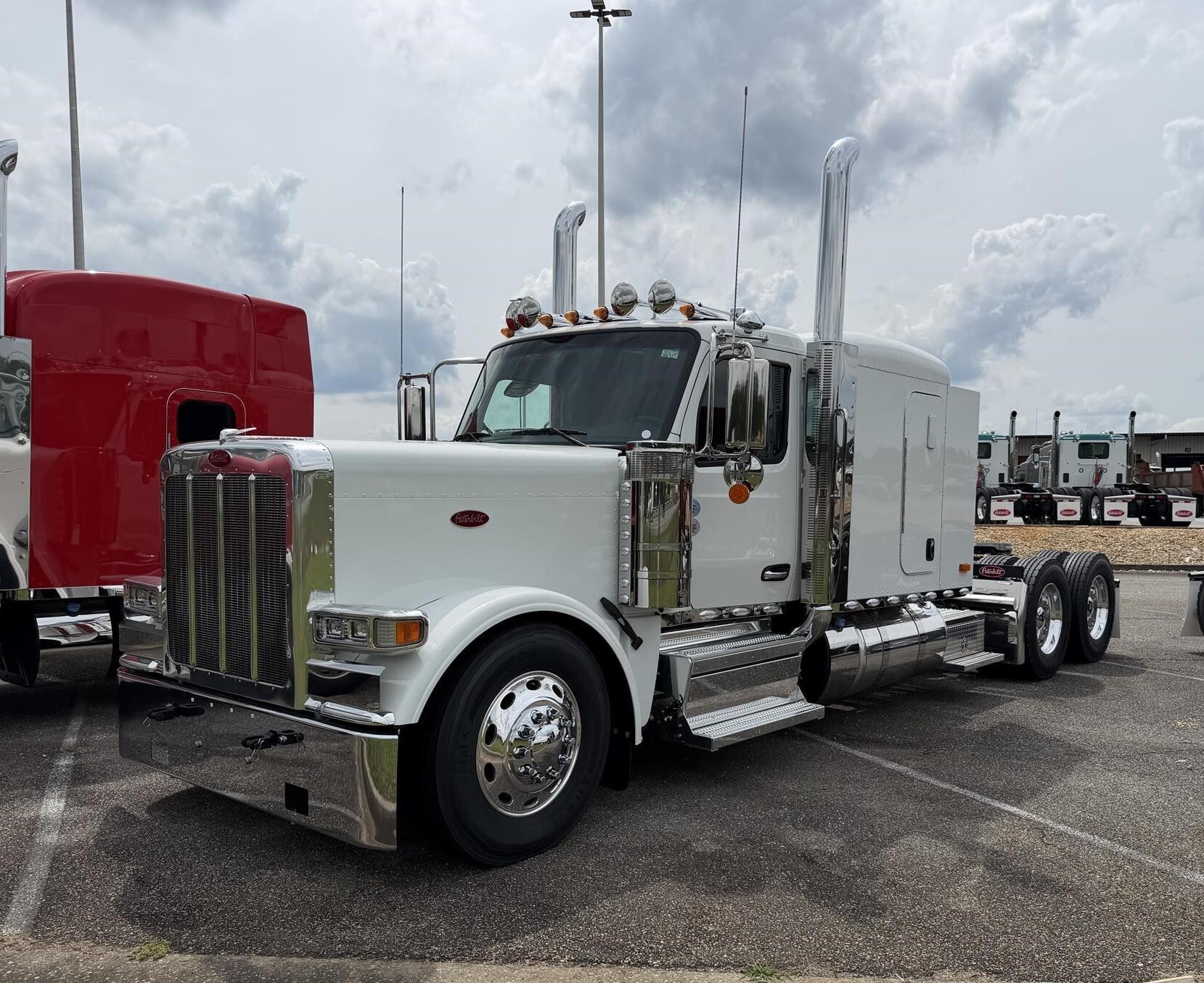 2027 PETERBILT 589 in Jackson, GA