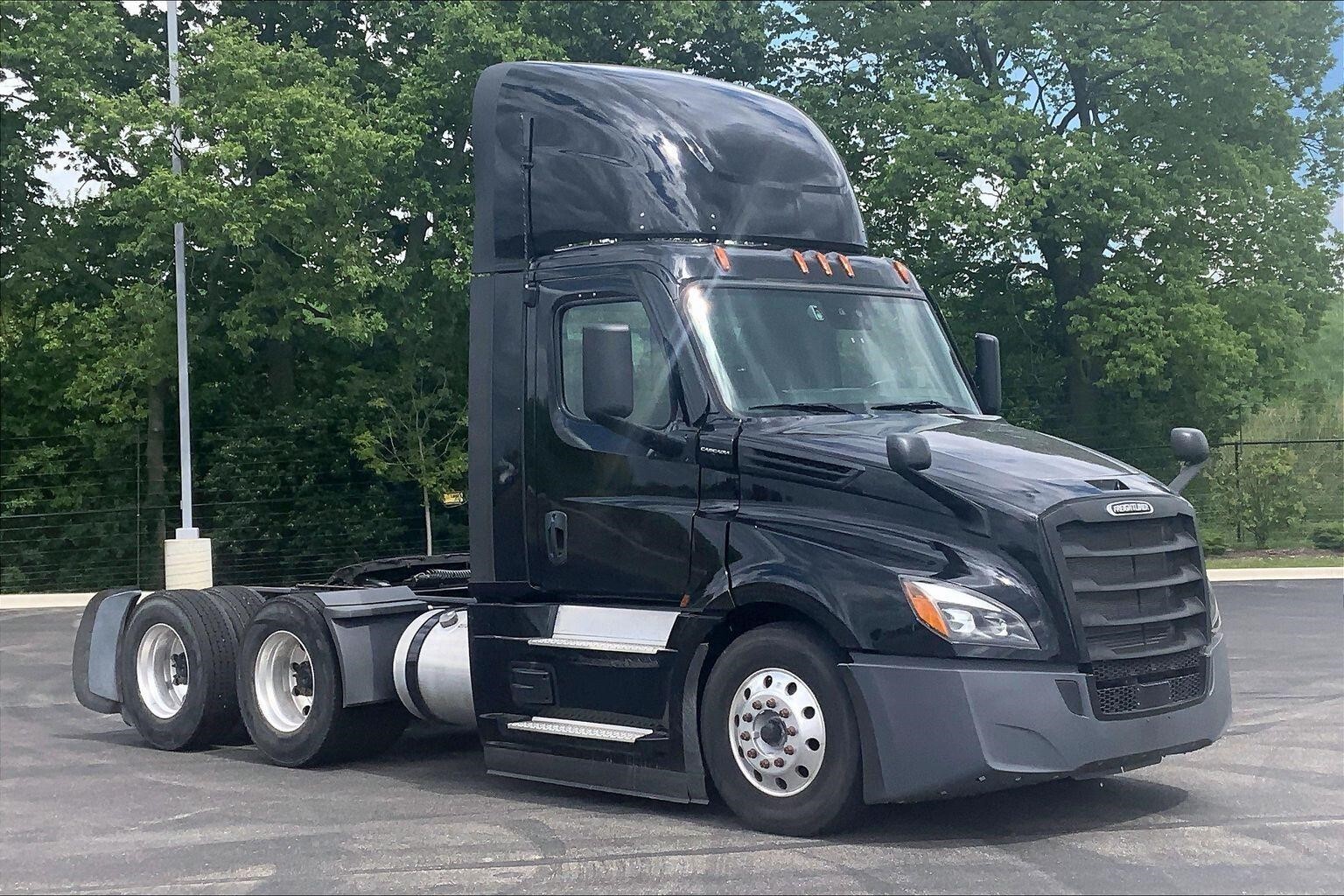 2021 FREIGHTLINER CASCADIA 126 in Joliet, IL