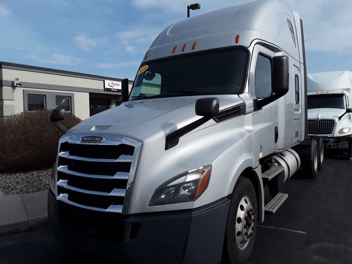 2020 FREIGHTLINER CASCADIA 126 in Altoona, IA
